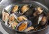 How to cook mussels in water, wine, beer, milk, oil